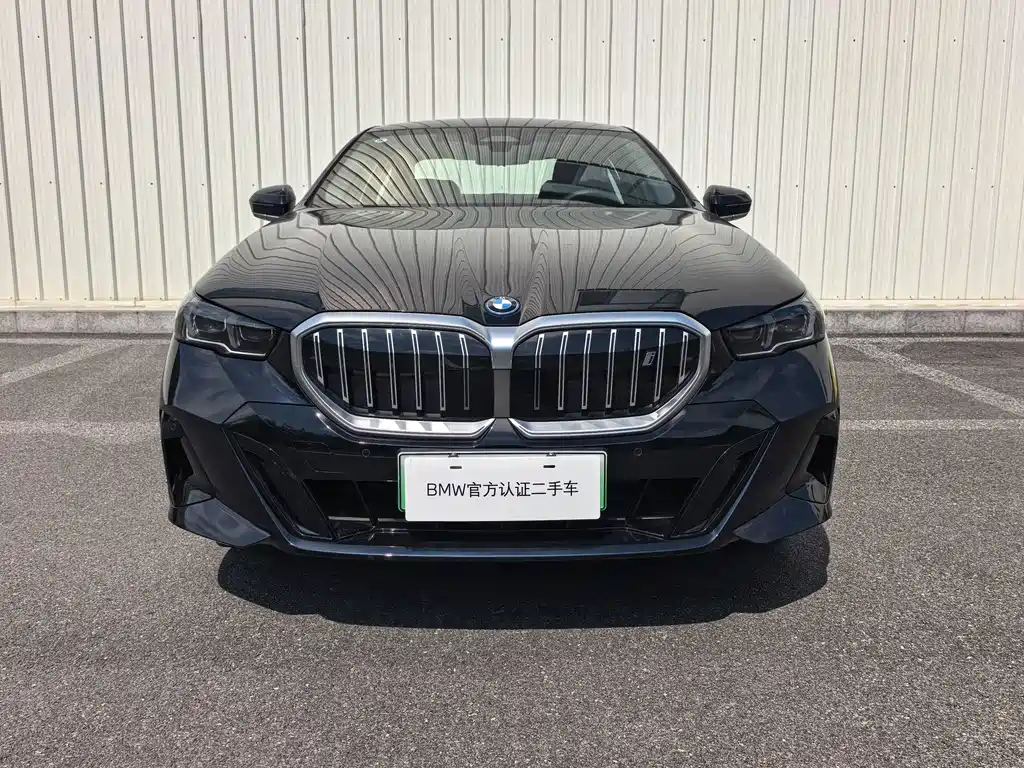 BMW i5 2025