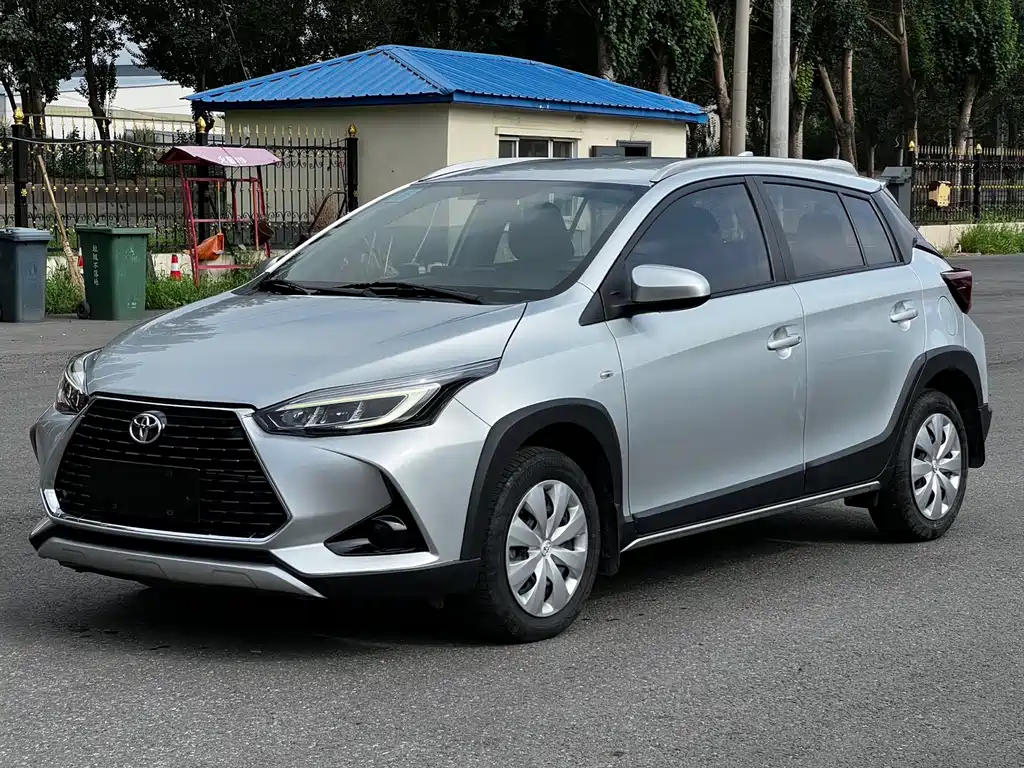 Toyota Yaris L 2022