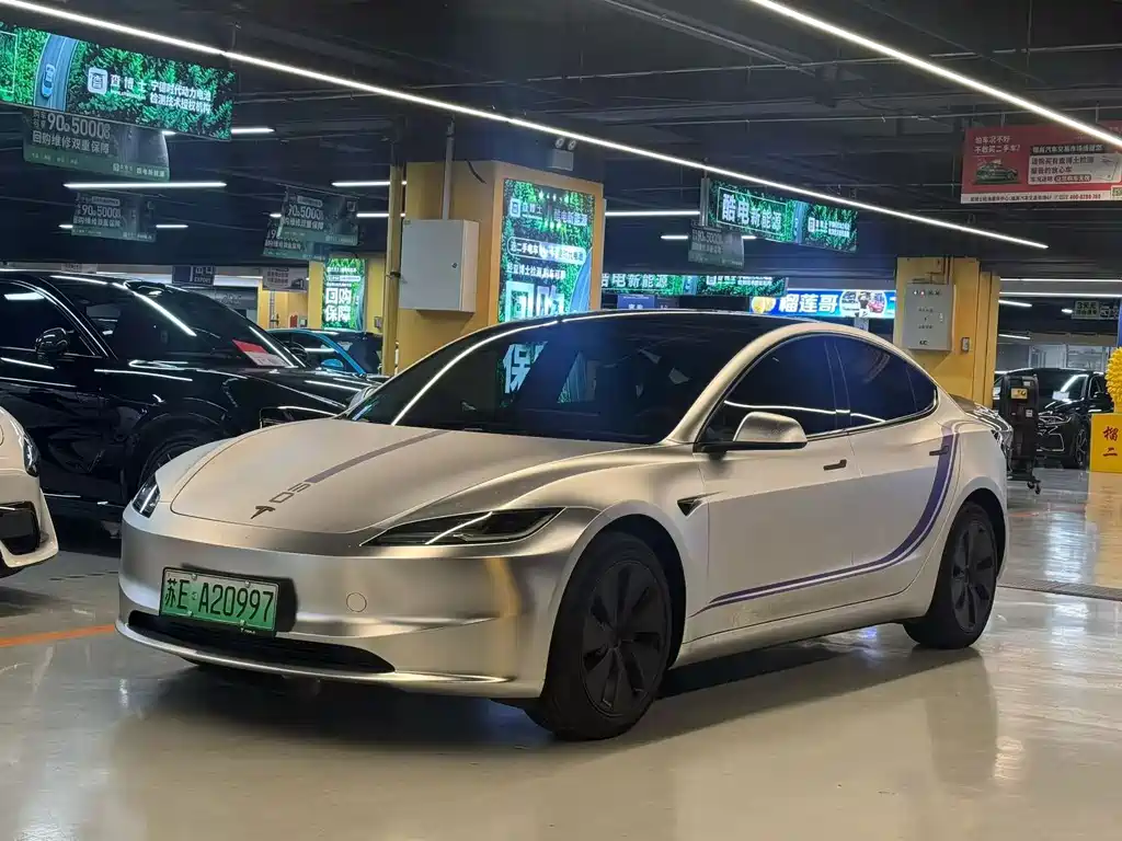 Tesla Model 3 2024
