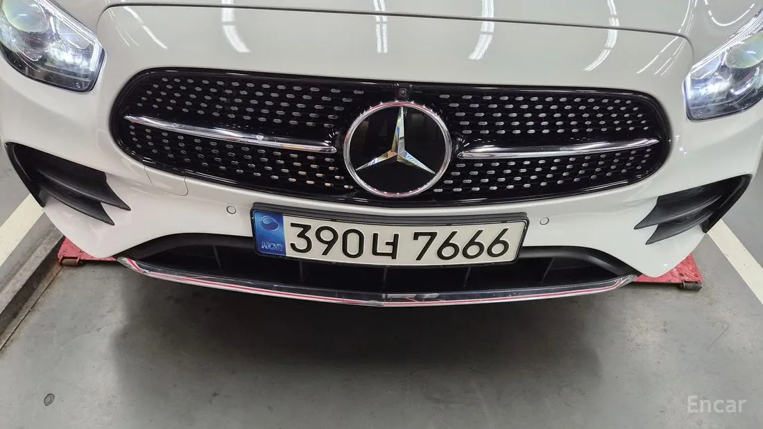 Mercedes-Benz E-Class 2022